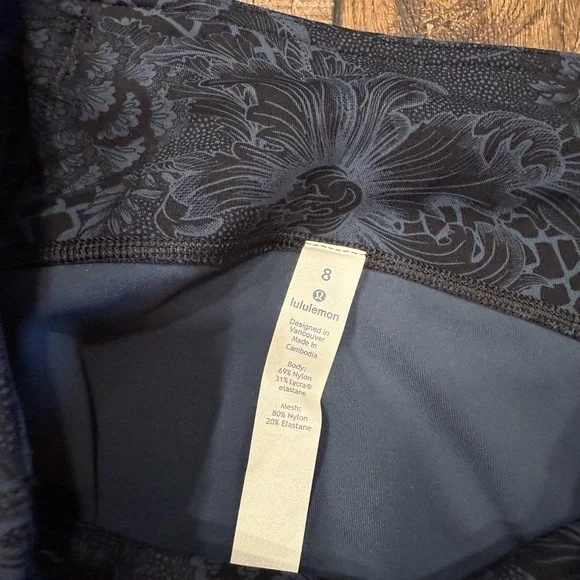 lululemon athletica Women's Navy Floral Joggers - Picture 2 of 10